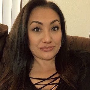 Meet your Posher, Momi